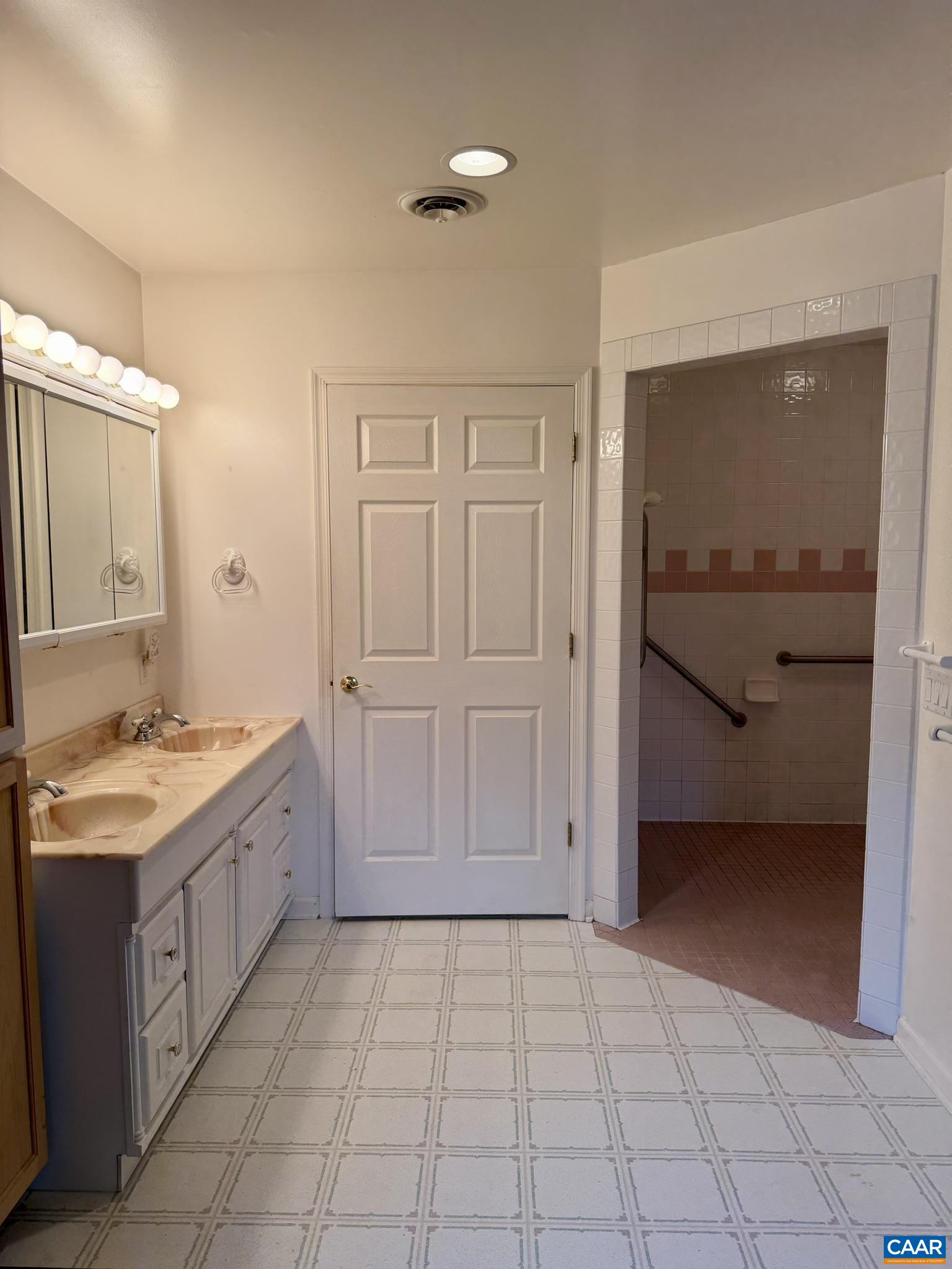 670 BABER LN, SCOTTSVILLE, Virginia 24590, 3 Bedrooms Bedrooms, ,4 BathroomsBathrooms,Residential,670 BABER LN,674011 MLS # 674011