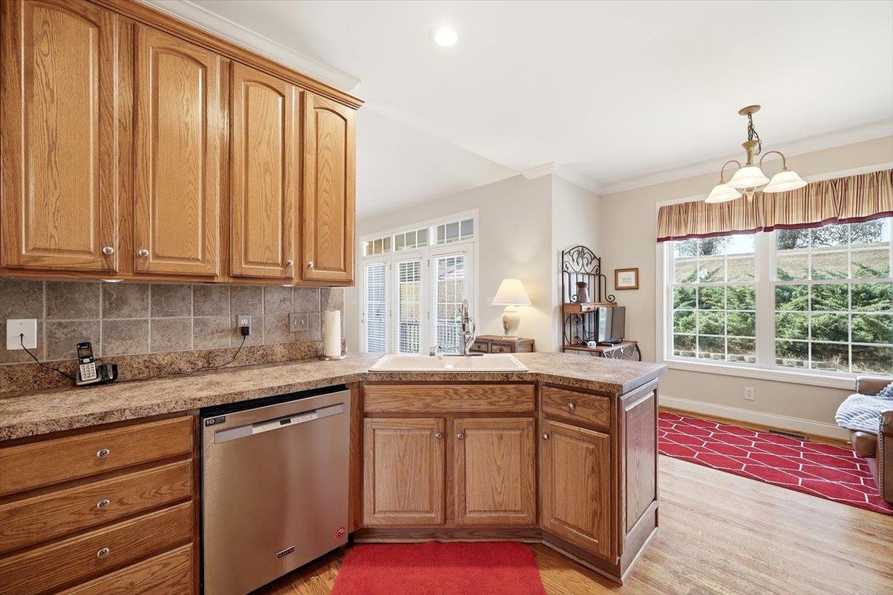 161 HEATHER LN, STAUNTON, Virginia 24401, 3 Bedrooms Bedrooms, ,2 BathroomsBathrooms,Residential,161 HEATHER LN,674017 MLS # 674017