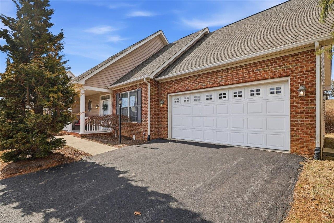 161 HEATHER LN, STAUNTON, Virginia 24401, 3 Bedrooms Bedrooms, ,2 BathroomsBathrooms,Residential,161 HEATHER LN,674017 MLS # 674017