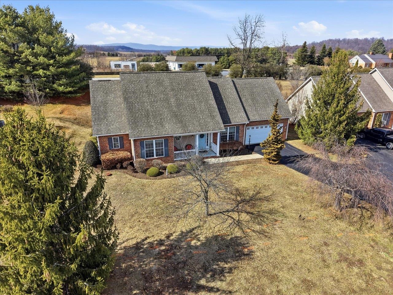 161 HEATHER LN, STAUNTON, Virginia 24401, 3 Bedrooms Bedrooms, ,2 BathroomsBathrooms,Residential,161 HEATHER LN,674017 MLS # 674017