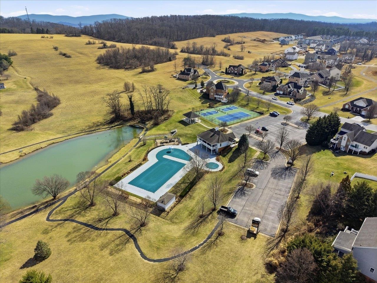 161 HEATHER LN, STAUNTON, Virginia 24401, 3 Bedrooms Bedrooms, ,2 BathroomsBathrooms,Residential,161 HEATHER LN,674017 MLS # 674017