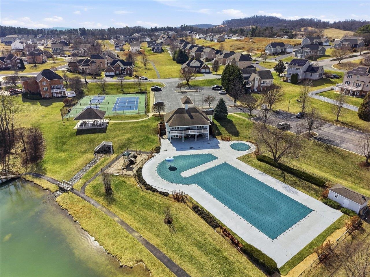 161 HEATHER LN, STAUNTON, Virginia 24401, 3 Bedrooms Bedrooms, ,2 BathroomsBathrooms,Residential,161 HEATHER LN,674017 MLS # 674017