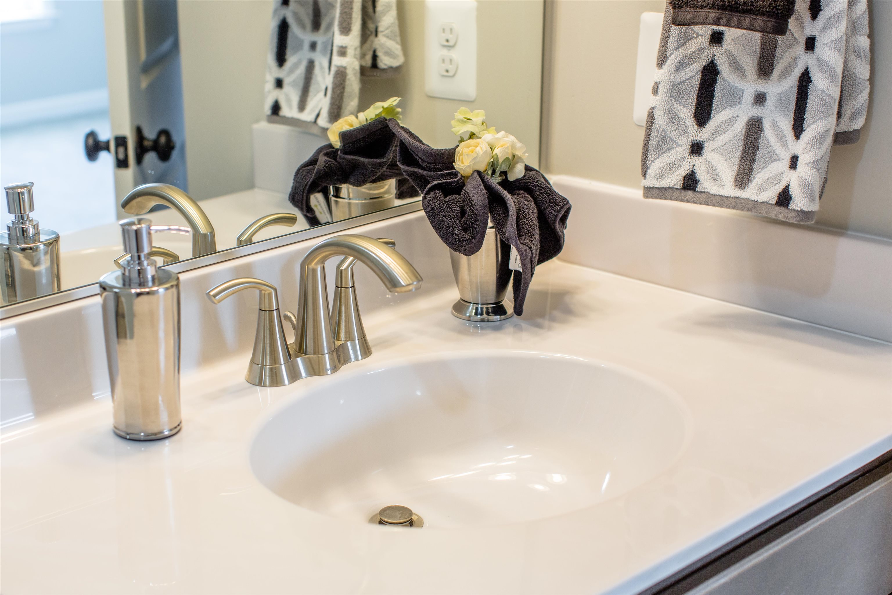 3584 MONTEREY DR, ROCKINGHAM, Virginia 22801, 3 Bedrooms Bedrooms, ,3 BathroomsBathrooms,Residential,Preston Lake - Savannah Towns,3584 MONTEREY DR,674020 MLS # 674020