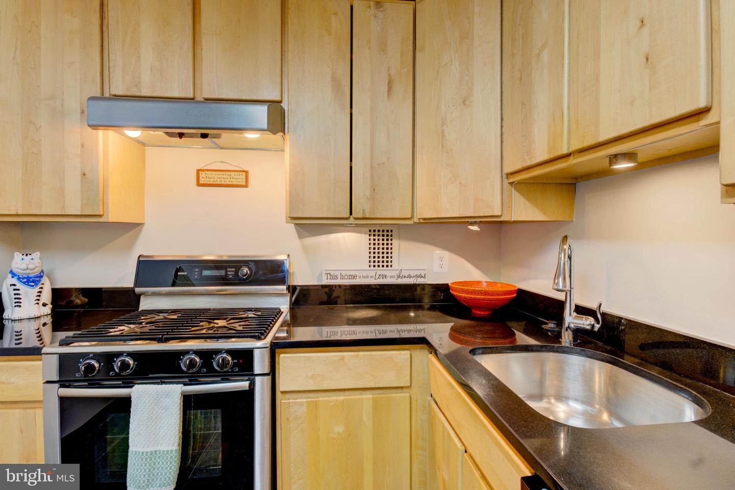 3001 VEAZEY TER NW #1320, WASHINGTON, District Of Columbia 20008, 2 Bedrooms Bedrooms, 6 Rooms Rooms,2 BathroomsBathrooms,Residential,For sale,3001 VEAZEY TER NW #1320,DCDC2248986 MLS # DCDC2248986