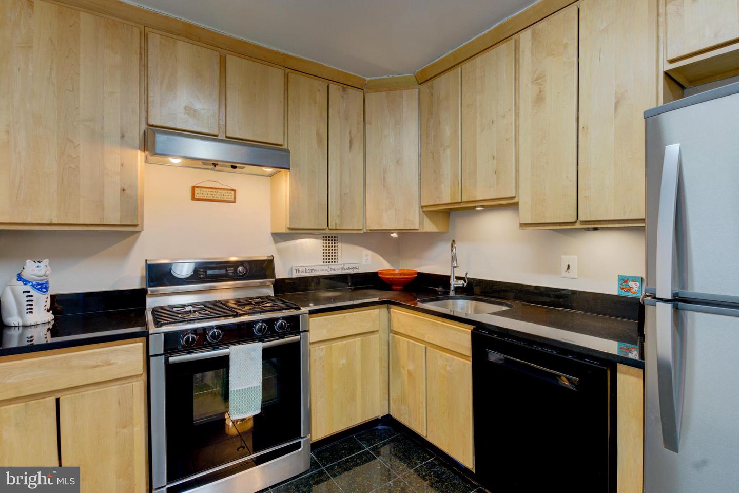 3001 VEAZEY TER NW #1320, WASHINGTON, District Of Columbia 20008, 2 Bedrooms Bedrooms, 6 Rooms Rooms,2 BathroomsBathrooms,Residential,For sale,3001 VEAZEY TER NW #1320,DCDC2248986 MLS # DCDC2248986