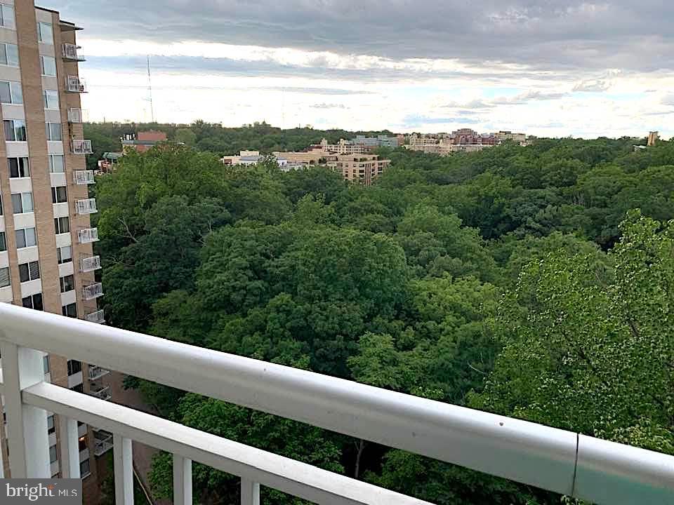 3001 VEAZEY TER NW #1320, WASHINGTON, District Of Columbia 20008, 2 Bedrooms Bedrooms, 6 Rooms Rooms,2 BathroomsBathrooms,Residential,For sale,3001 VEAZEY TER NW #1320,DCDC2248986 MLS # DCDC2248986