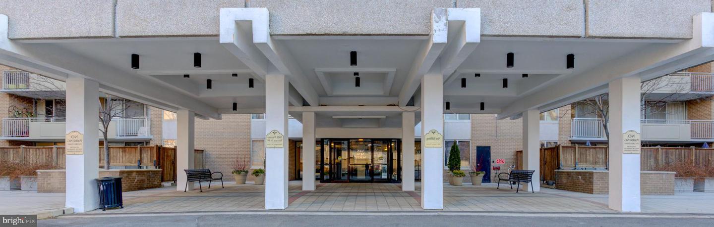 3001 VEAZEY TER NW #1320, WASHINGTON, District Of Columbia 20008, 2 Bedrooms Bedrooms, 6 Rooms Rooms,2 BathroomsBathrooms,Residential,For sale,3001 VEAZEY TER NW #1320,DCDC2248986 MLS # DCDC2248986