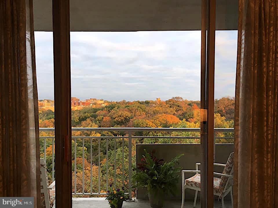 3001 VEAZEY TER NW #1320, WASHINGTON, District Of Columbia 20008, 2 Bedrooms Bedrooms, 6 Rooms Rooms,2 BathroomsBathrooms,Residential,For sale,3001 VEAZEY TER NW #1320,DCDC2248986 MLS # DCDC2248986