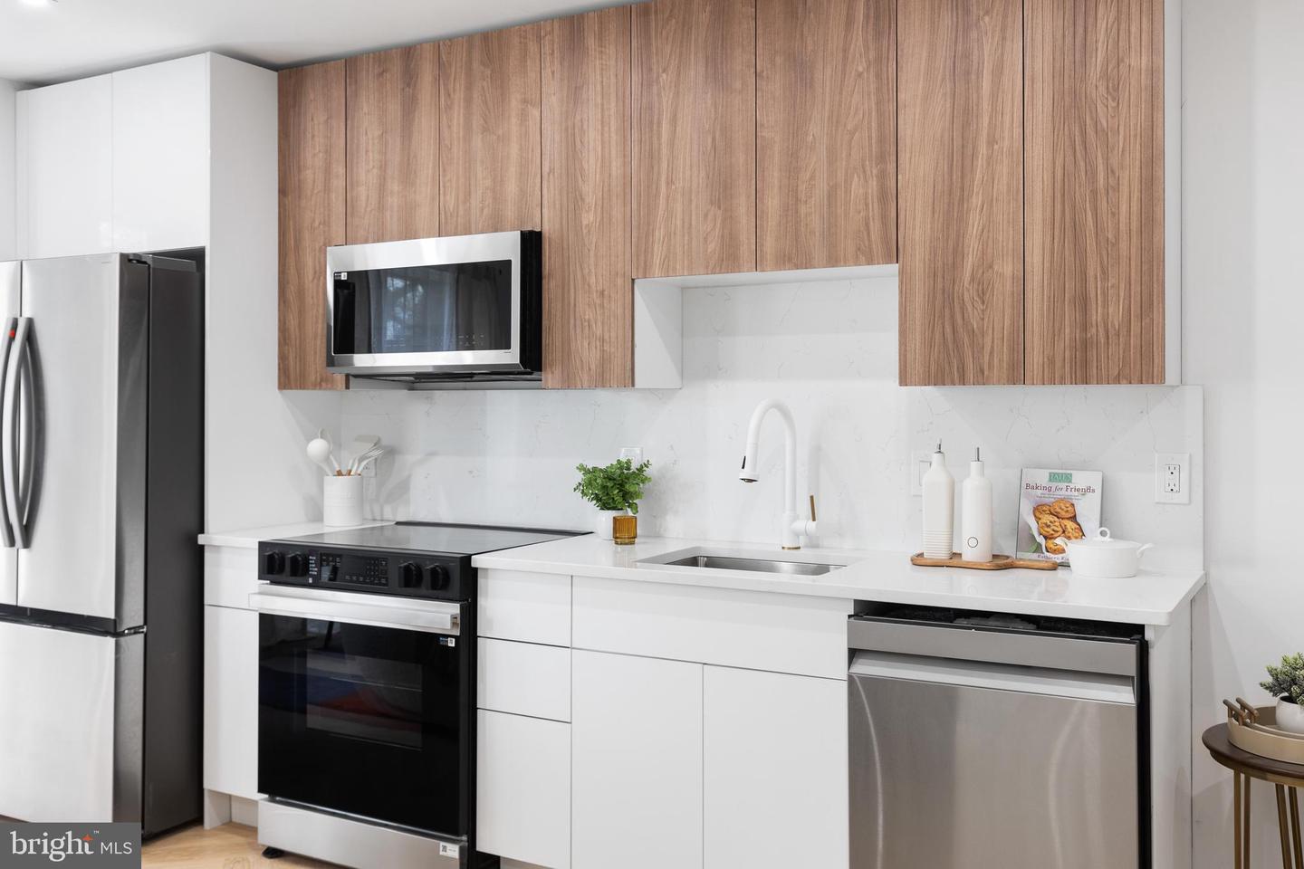 1124 FLORIDA AVE NE #107, WASHINGTON, District Of Columbia 20002, 1 Bedroom Bedrooms, ,1 BathroomBathrooms,Residential,For sale,1124 FLORIDA AVE NE #107,DCDC2249012 MLS # DCDC2249012