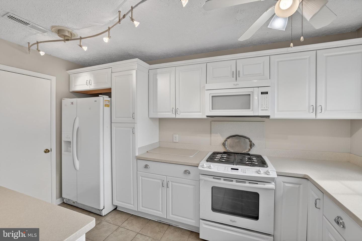 100 HERITAGE COMMONS DR, FREDERICKSBURG, Virginia 22405, 2 Bedrooms Bedrooms, 5 Rooms Rooms,2 BathroomsBathrooms,Residential,For sale,100 HERITAGE COMMONS DR,VAST2046642 MLS # VAST2046642