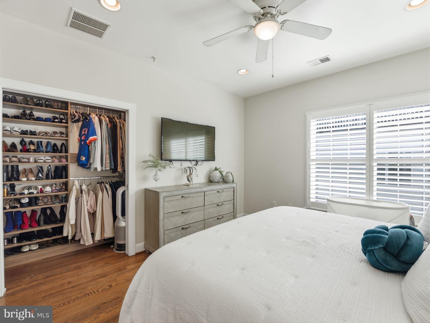 308 GEORGE MASON DR N, ARLINGTON, Virginia 22203, 3 Bedrooms Bedrooms, ,3 BathroomsBathrooms,Residential,For sale,308 GEORGE MASON DR N,VAAR2069666 MLS # VAAR2069666