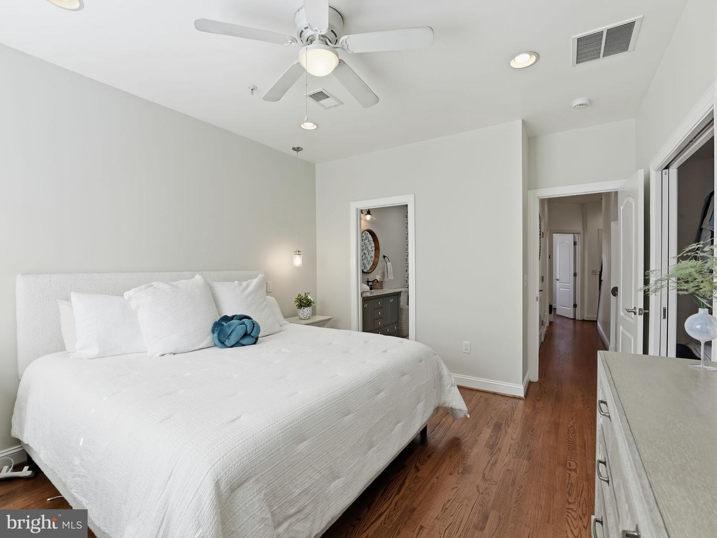 308 GEORGE MASON DR N, ARLINGTON, Virginia 22203, 3 Bedrooms Bedrooms, ,3 BathroomsBathrooms,Residential,For sale,308 GEORGE MASON DR N,VAAR2069666 MLS # VAAR2069666