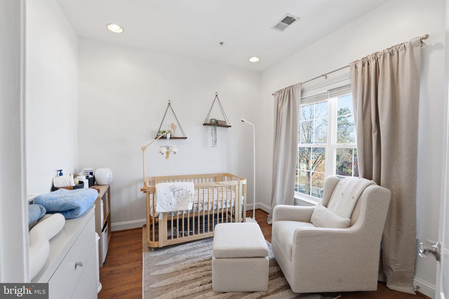 308 GEORGE MASON DR N, ARLINGTON, Virginia 22203, 3 Bedrooms Bedrooms, ,3 BathroomsBathrooms,Residential,For sale,308 GEORGE MASON DR N,VAAR2069666 MLS # VAAR2069666