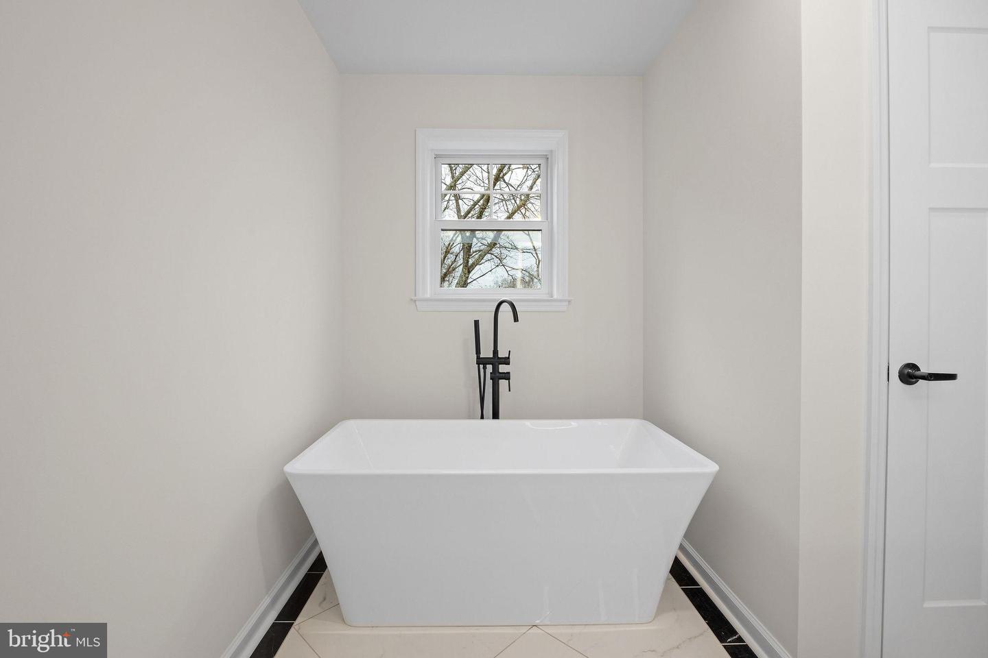 104 E HAVEN CT, CHARLOTTESVILLE, Virginia 22911, 4 Bedrooms Bedrooms, 14 Rooms Rooms,3 BathroomsBathrooms,Residential,For sale,104 E HAVEN CT,VAAB2001164 MLS # VAAB2001164