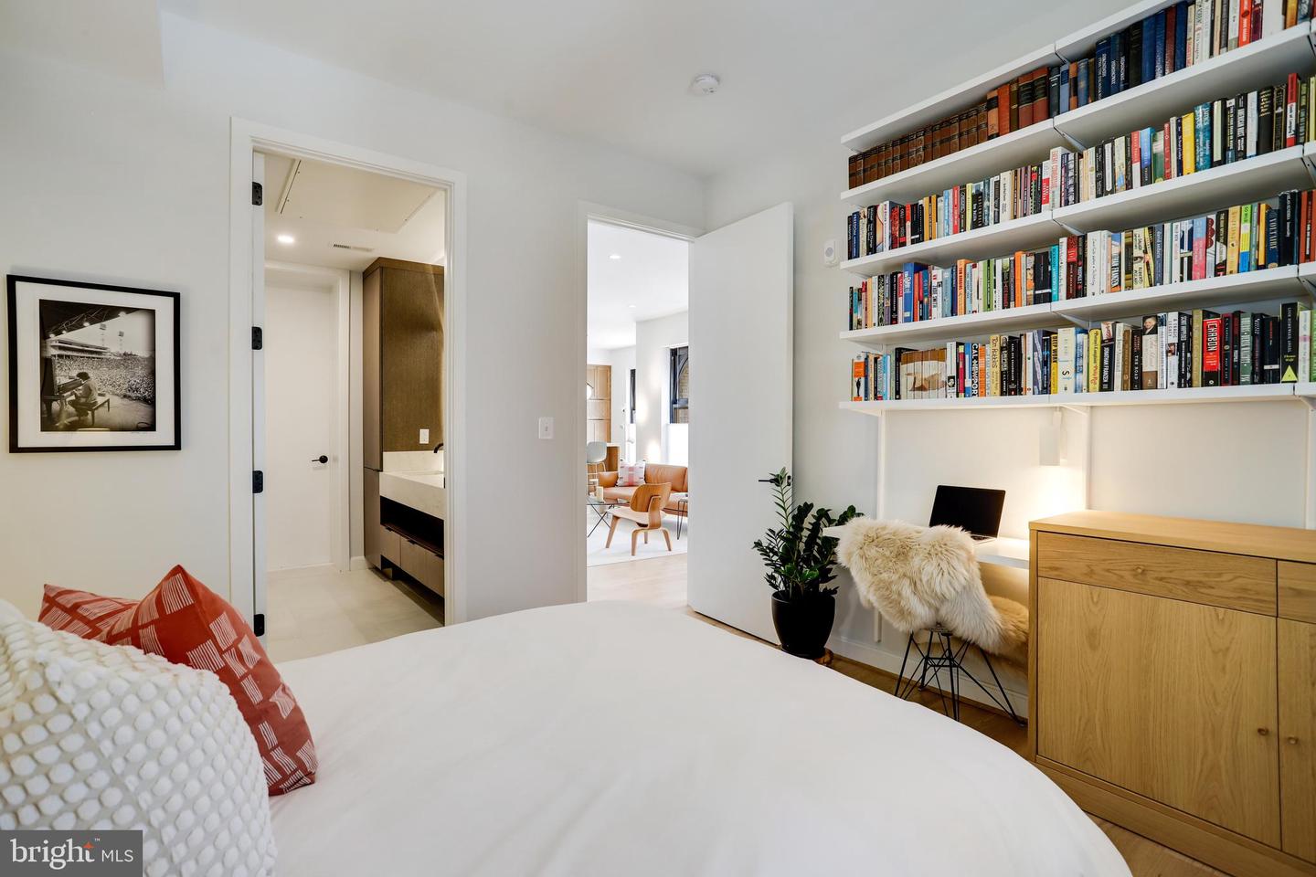 2525 PENNSYLVANIA AVE NW #204, WASHINGTON, District Of Columbia 20037, 2 Bedrooms Bedrooms, ,2 BathroomsBathrooms,Residential,For sale,2525 PENNSYLVANIA AVE NW #204,DCDC2249050 MLS # DCDC2249050