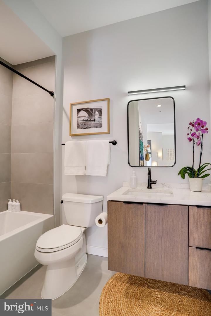 2525 PENNSYLVANIA AVE NW #204, WASHINGTON, District Of Columbia 20037, 2 Bedrooms Bedrooms, ,2 BathroomsBathrooms,Residential,For sale,2525 PENNSYLVANIA AVE NW #204,DCDC2249050 MLS # DCDC2249050