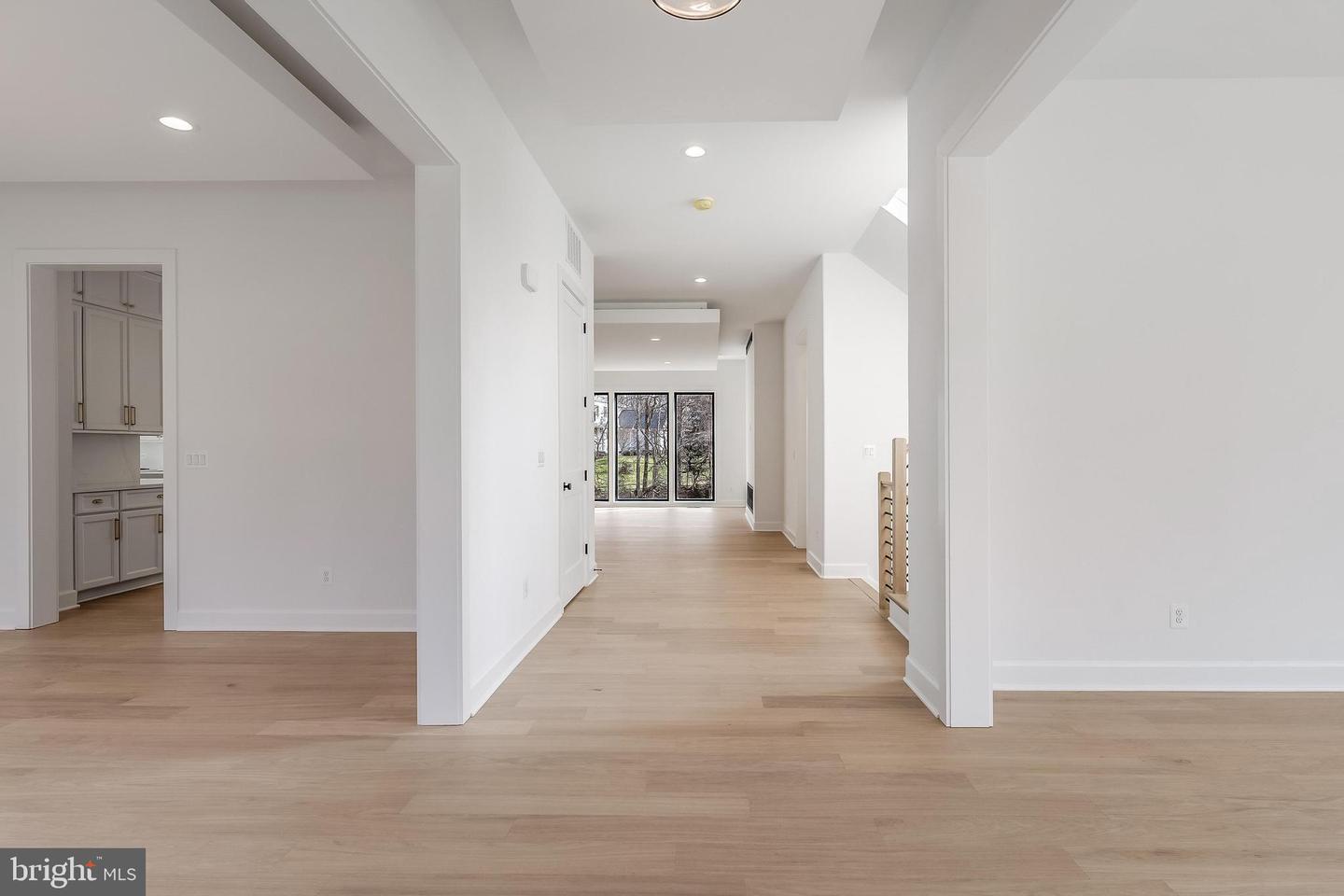 731 ELLSWORTH AVE, GREAT FALLS, Virginia 22066, 4 Bedrooms Bedrooms, ,6 BathroomsBathrooms,Residential,For sale,731 ELLSWORTH AVE,VAFX2294244 MLS # VAFX2294244