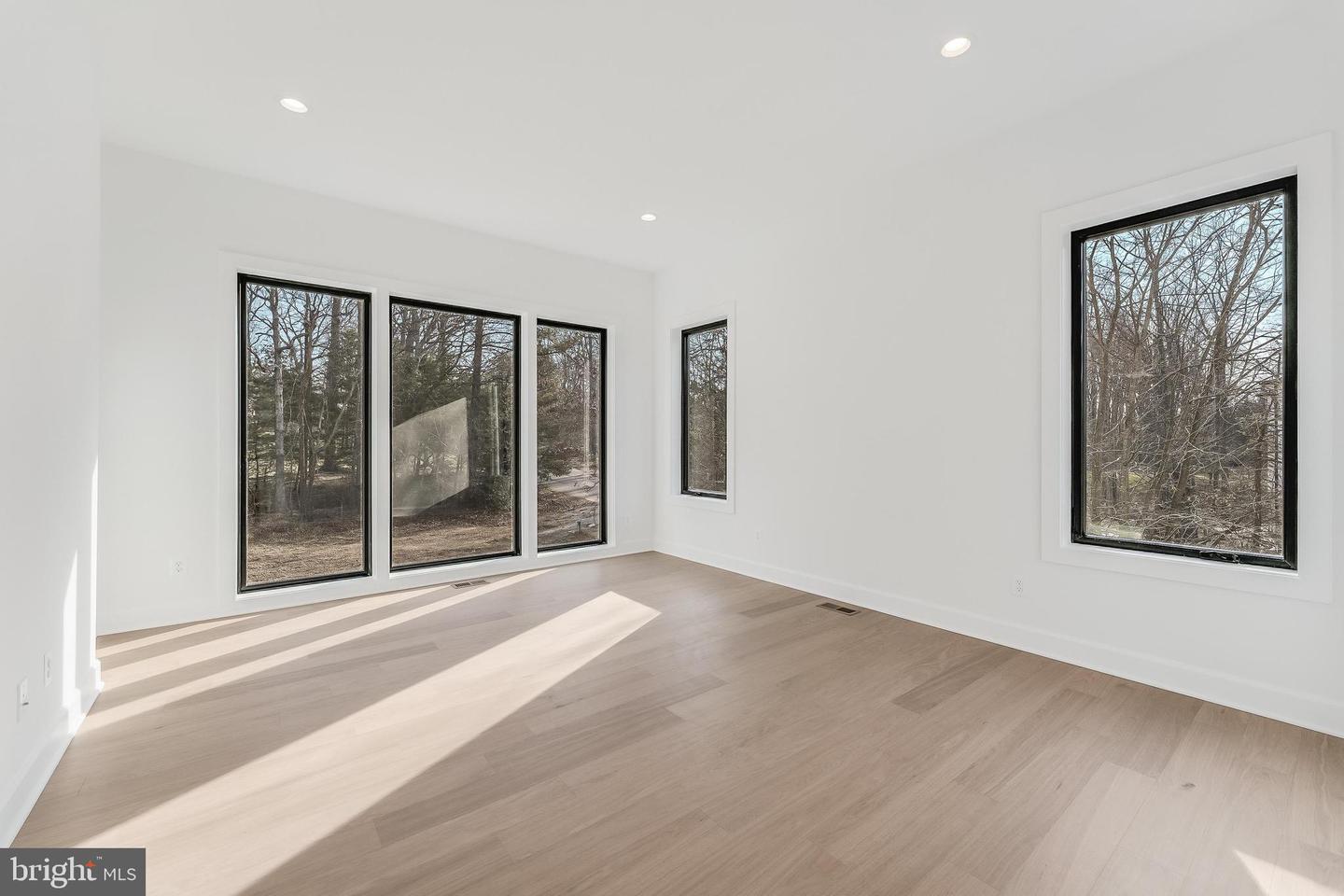 731 ELLSWORTH AVE, GREAT FALLS, Virginia 22066, 4 Bedrooms Bedrooms, ,6 BathroomsBathrooms,Residential,For sale,731 ELLSWORTH AVE,VAFX2294244 MLS # VAFX2294244