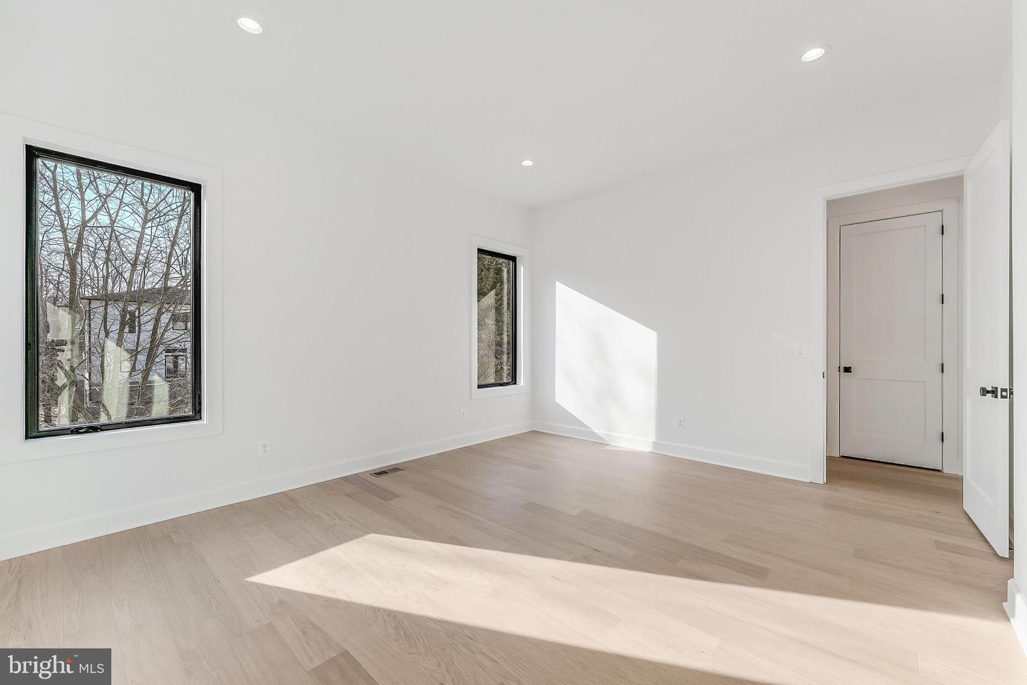 731 ELLSWORTH AVE, GREAT FALLS, Virginia 22066, 4 Bedrooms Bedrooms, ,6 BathroomsBathrooms,Residential,For sale,731 ELLSWORTH AVE,VAFX2294244 MLS # VAFX2294244