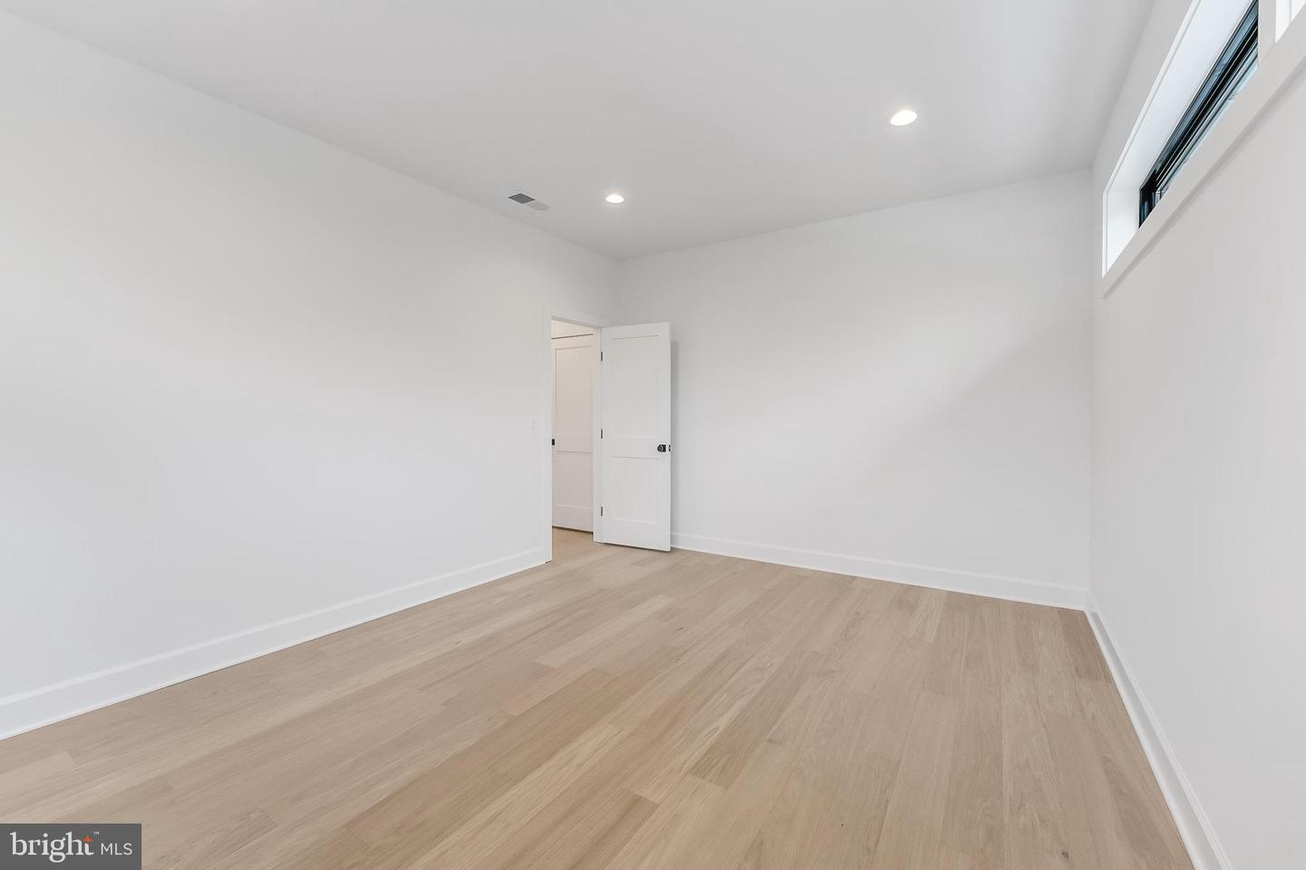 731 ELLSWORTH AVE, GREAT FALLS, Virginia 22066, 4 Bedrooms Bedrooms, ,6 BathroomsBathrooms,Residential,For sale,731 ELLSWORTH AVE,VAFX2294244 MLS # VAFX2294244