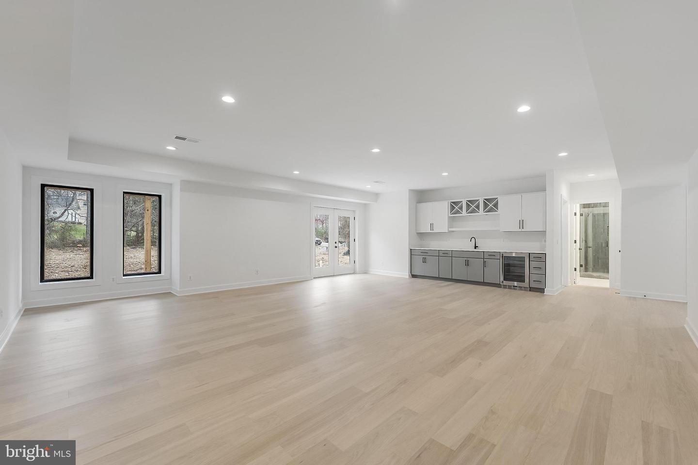 731 ELLSWORTH AVE, GREAT FALLS, Virginia 22066, 4 Bedrooms Bedrooms, ,6 BathroomsBathrooms,Residential,For sale,731 ELLSWORTH AVE,VAFX2294244 MLS # VAFX2294244