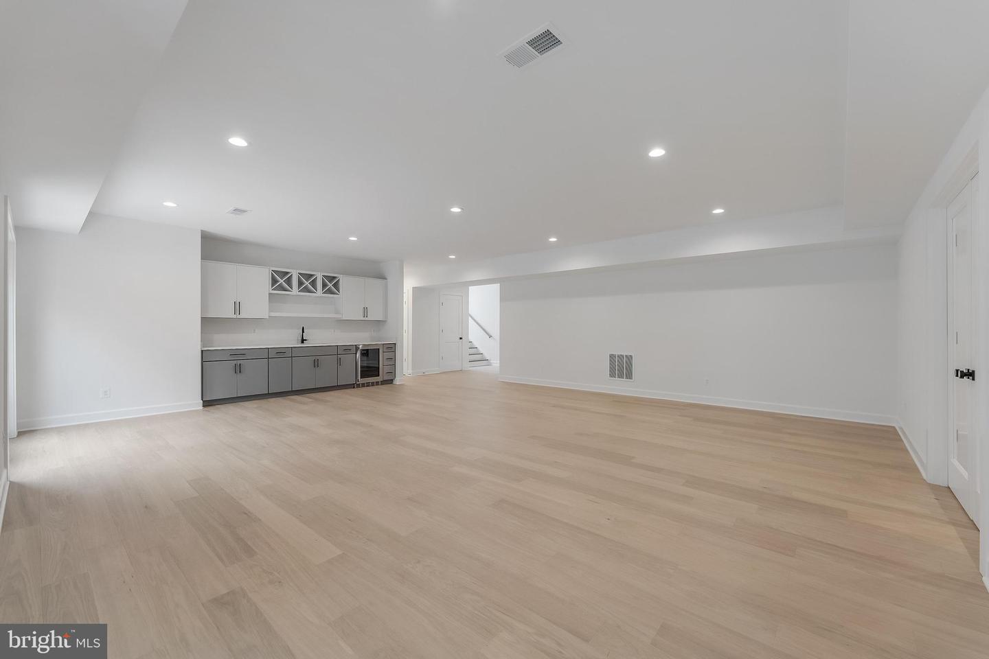 731 ELLSWORTH AVE, GREAT FALLS, Virginia 22066, 4 Bedrooms Bedrooms, ,6 BathroomsBathrooms,Residential,For sale,731 ELLSWORTH AVE,VAFX2294244 MLS # VAFX2294244