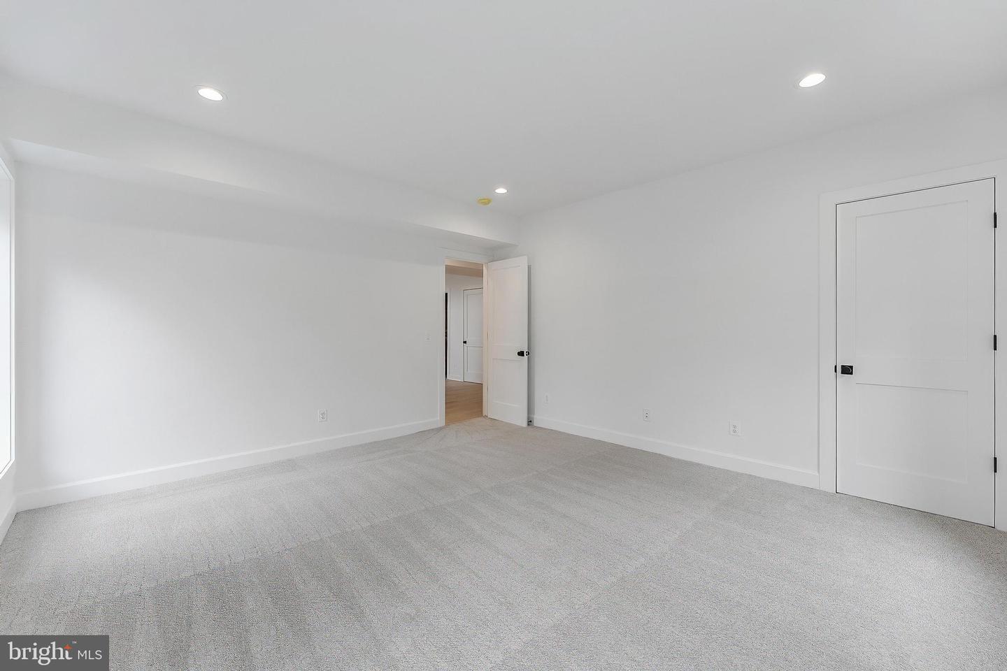 731 ELLSWORTH AVE, GREAT FALLS, Virginia 22066, 4 Bedrooms Bedrooms, ,6 BathroomsBathrooms,Residential,For sale,731 ELLSWORTH AVE,VAFX2294244 MLS # VAFX2294244