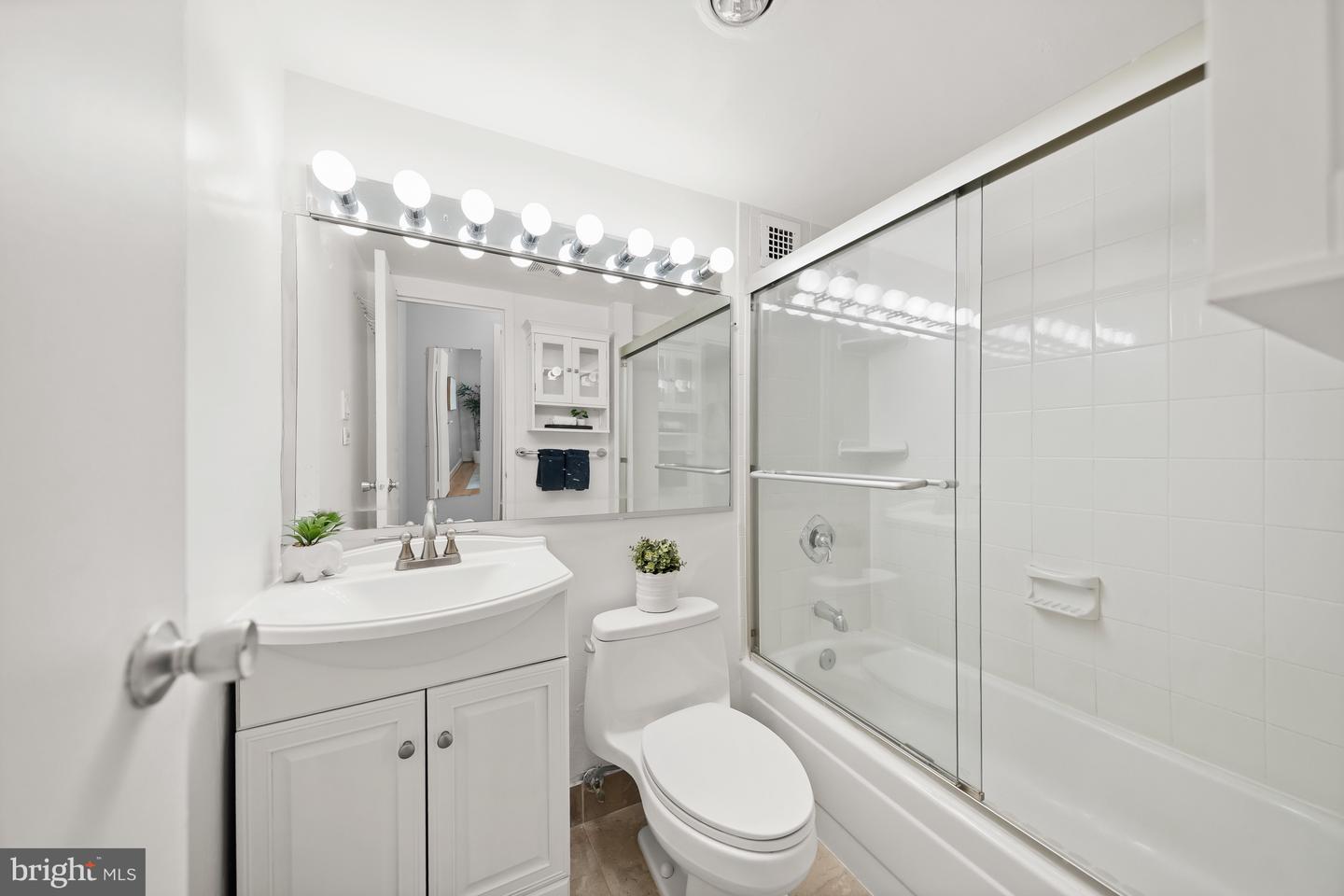 1260 21ST ST NW #107, WASHINGTON, District Of Columbia 20036, 1 Bedroom Bedrooms, ,1 BathroomBathrooms,Residential,For sale,1260 21ST ST NW #107,DCDC2249078 MLS # DCDC2249078