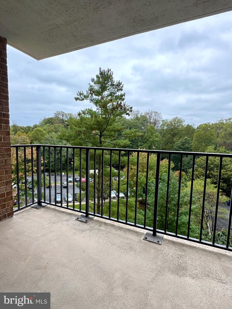 2300 PIMMIT DR #719, FALLS CHURCH, Virginia 22043, 2 Bedrooms Bedrooms, ,2 BathroomsBathrooms,Residential,For sale,2300 PIMMIT DR #719,VAFX2294266 MLS # VAFX2294266