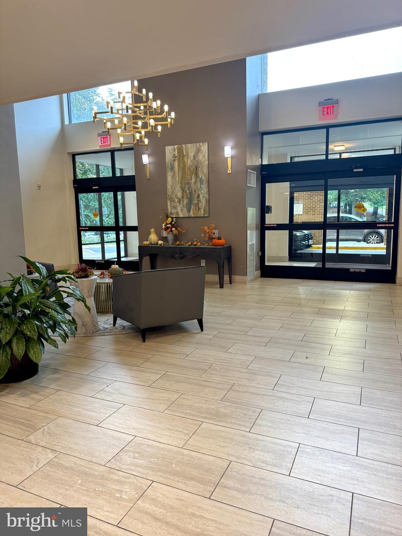 2300 PIMMIT DR #719, FALLS CHURCH, Virginia 22043, 2 Bedrooms Bedrooms, ,2 BathroomsBathrooms,Residential,For sale,2300 PIMMIT DR #719,VAFX2294266 MLS # VAFX2294266