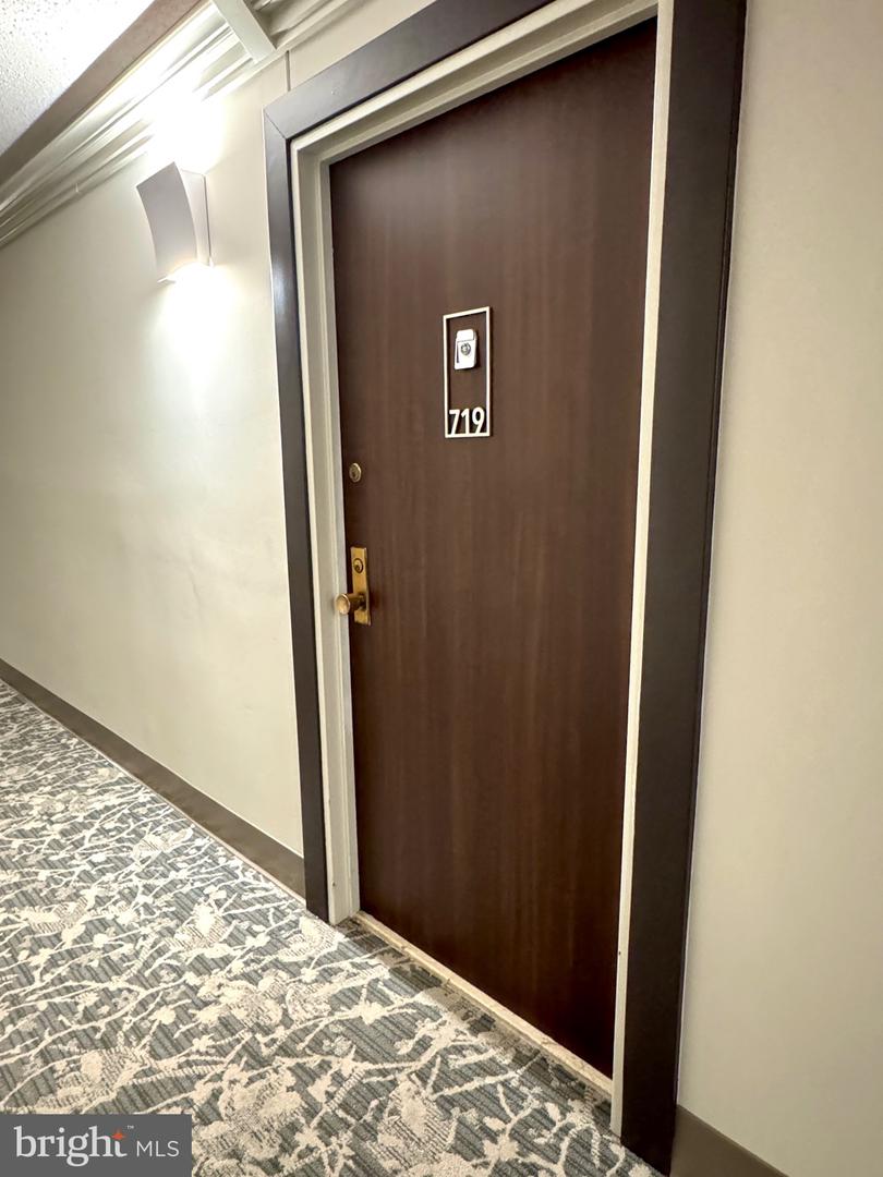 2300 PIMMIT DR #719, FALLS CHURCH, Virginia 22043, 2 Bedrooms Bedrooms, ,2 BathroomsBathrooms,Residential,For sale,2300 PIMMIT DR #719,VAFX2294266 MLS # VAFX2294266