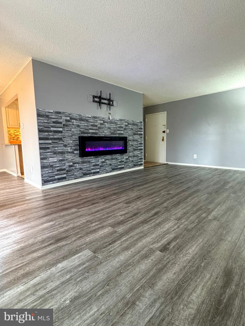 2300 PIMMIT DR #719, FALLS CHURCH, Virginia 22043, 2 Bedrooms Bedrooms, ,2 BathroomsBathrooms,Residential,For sale,2300 PIMMIT DR #719,VAFX2294266 MLS # VAFX2294266