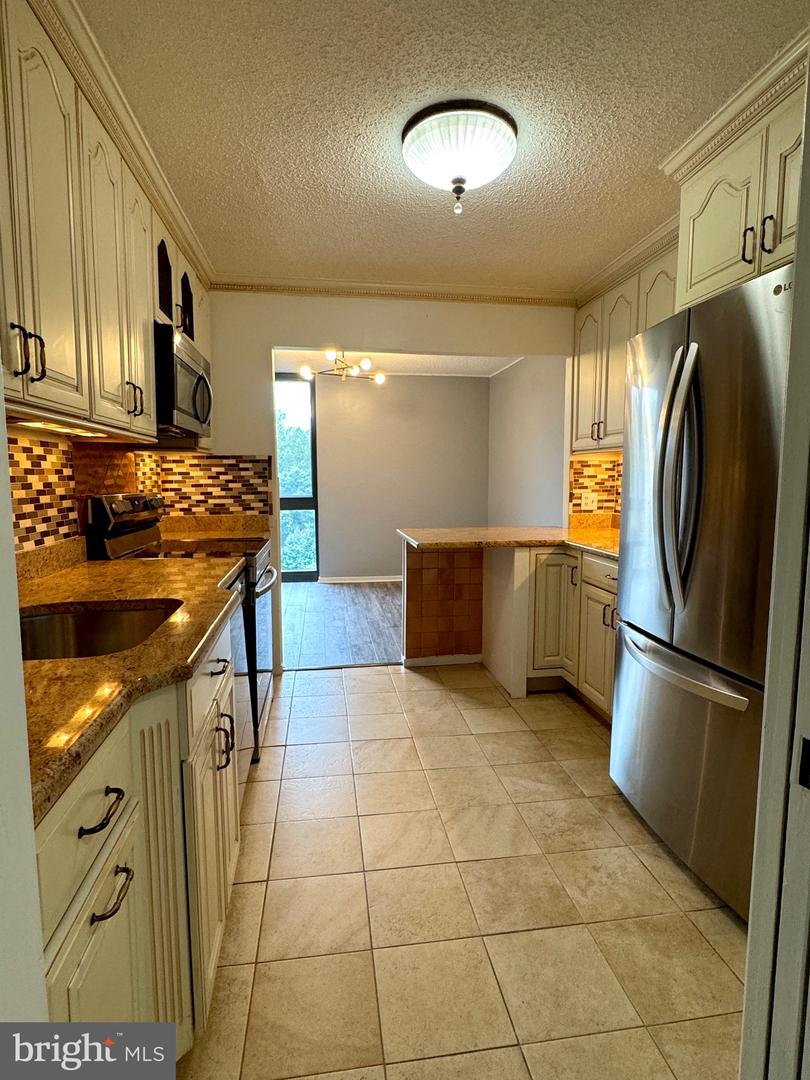 2300 PIMMIT DR #719, FALLS CHURCH, Virginia 22043, 2 Bedrooms Bedrooms, ,2 BathroomsBathrooms,Residential,For sale,2300 PIMMIT DR #719,VAFX2294266 MLS # VAFX2294266