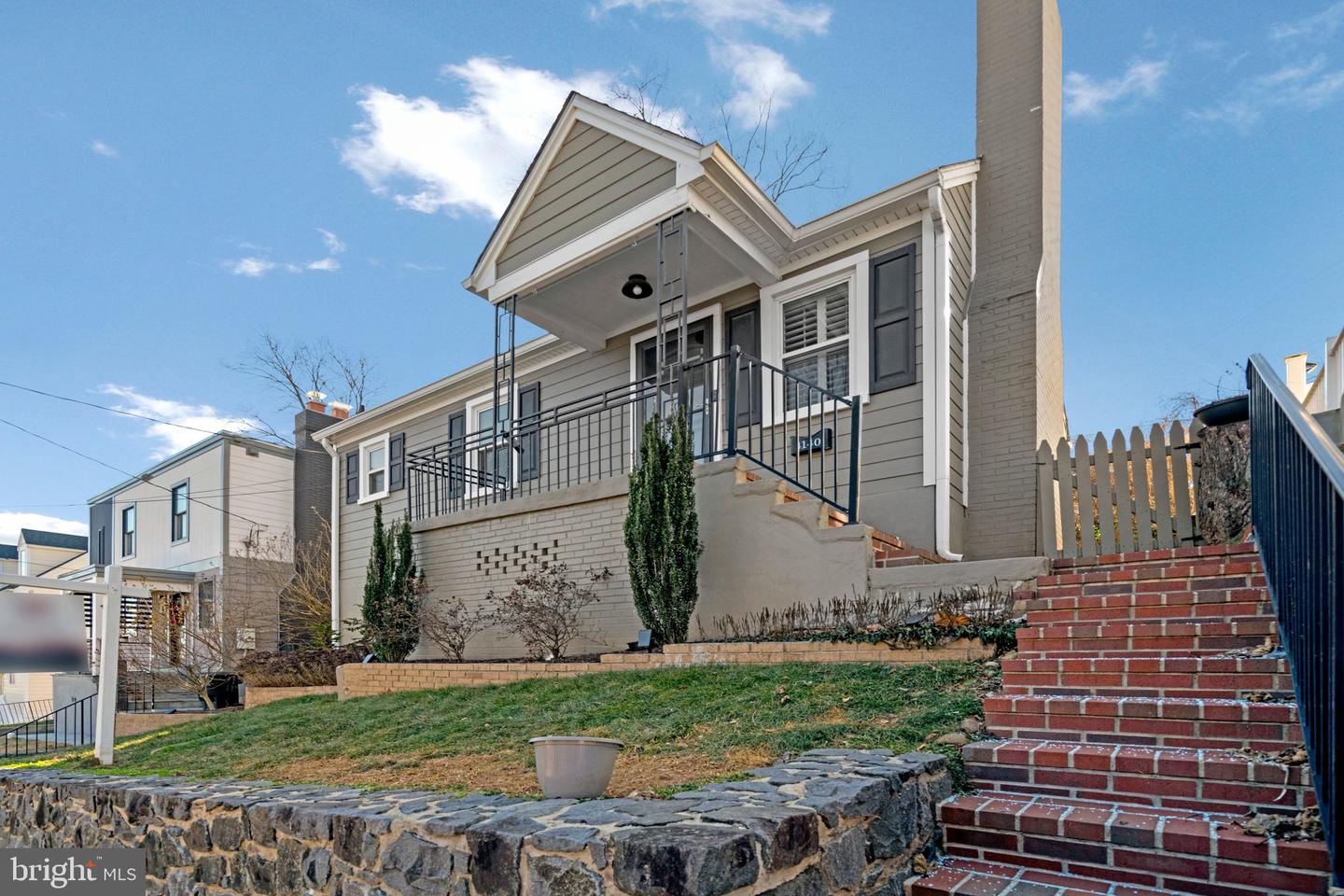 4140 21ST RD N, ARLINGTON, Virginia 22207, 3 Bedrooms Bedrooms, ,2 BathroomsBathrooms,Residential,For sale,4140 21ST RD N,VAAR2069682 MLS # VAAR2069682