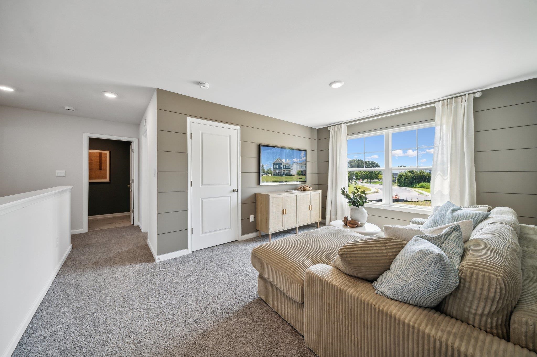 561 SUMMERCREST AVE, WAYNESBORO, Virginia 22980, 5 Bedrooms Bedrooms, ,3 BathroomsBathrooms,Residential,561 SUMMERCREST AVE,674025 MLS # 674025