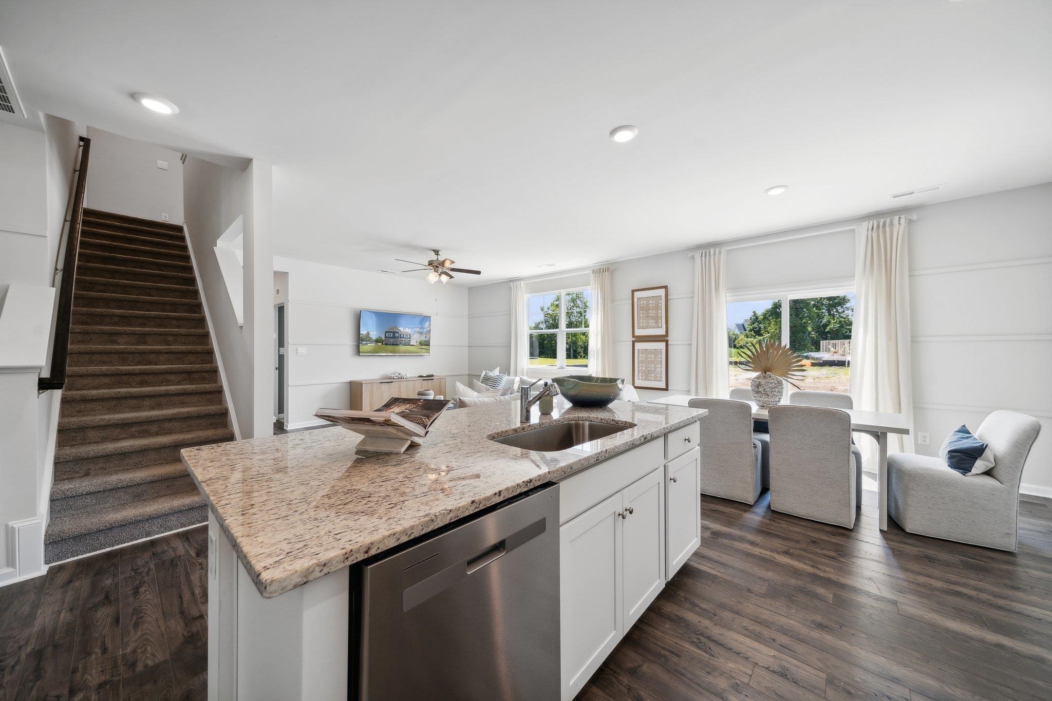 561 SUMMERCREST AVE, WAYNESBORO, Virginia 22980, 5 Bedrooms Bedrooms, ,3 BathroomsBathrooms,Residential,561 SUMMERCREST AVE,674025 MLS # 674025