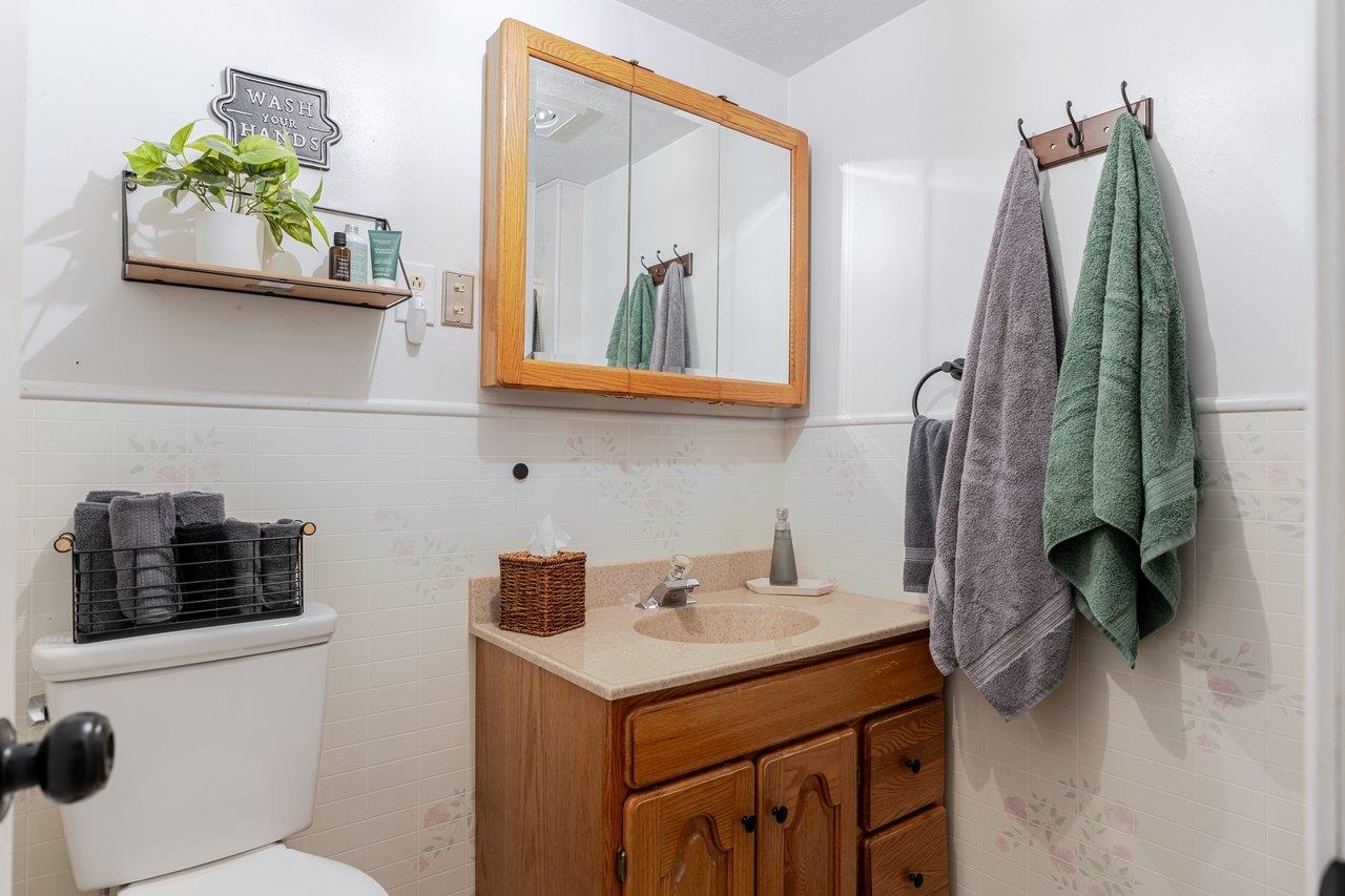 114 CLARKE AVE, ELKTON, Virginia 22827, 3 Bedrooms Bedrooms, ,2 BathroomsBathrooms,Residential,114 CLARKE AVE,674026 MLS # 674026