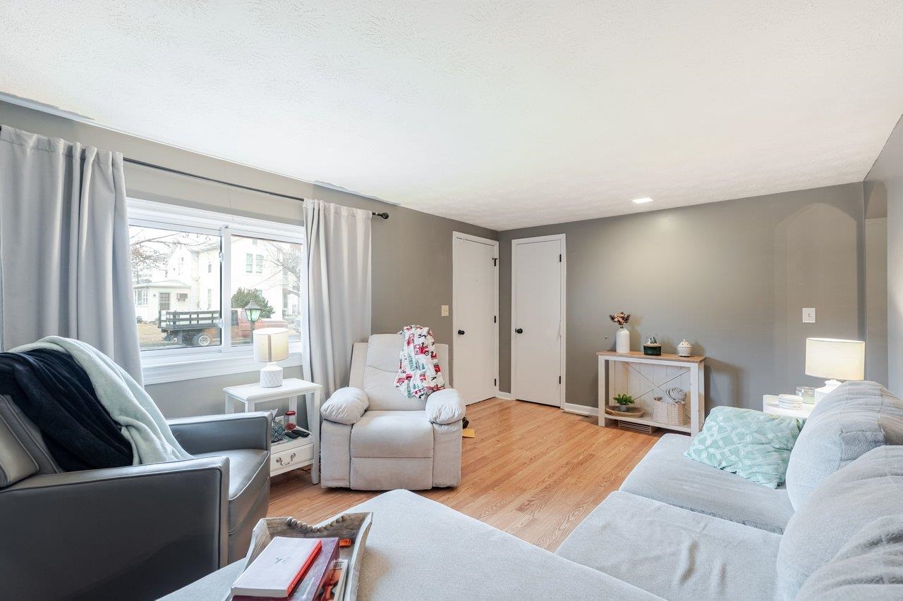 114 CLARKE AVE, ELKTON, Virginia 22827, 3 Bedrooms Bedrooms, ,2 BathroomsBathrooms,Residential,114 CLARKE AVE,674026 MLS # 674026