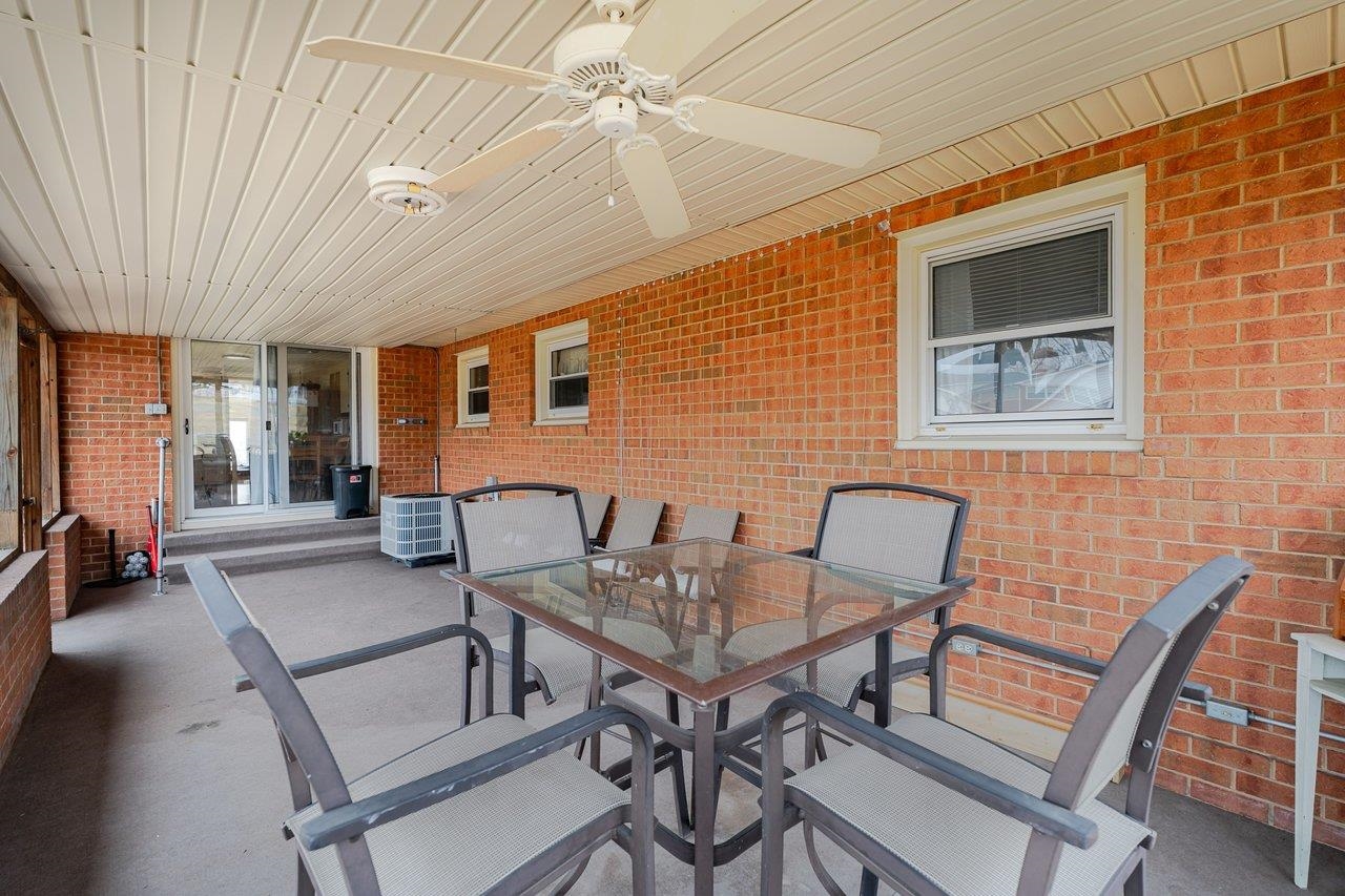 114 CLARKE AVE, ELKTON, Virginia 22827, 3 Bedrooms Bedrooms, ,2 BathroomsBathrooms,Residential,114 CLARKE AVE,674026 MLS # 674026