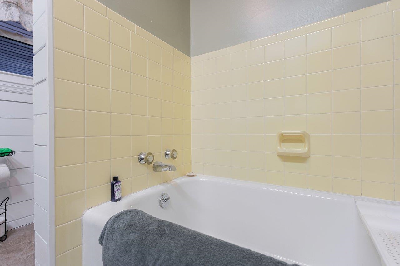 114 CLARKE AVE, ELKTON, Virginia 22827, 3 Bedrooms Bedrooms, ,2 BathroomsBathrooms,Residential,114 CLARKE AVE,674026 MLS # 674026