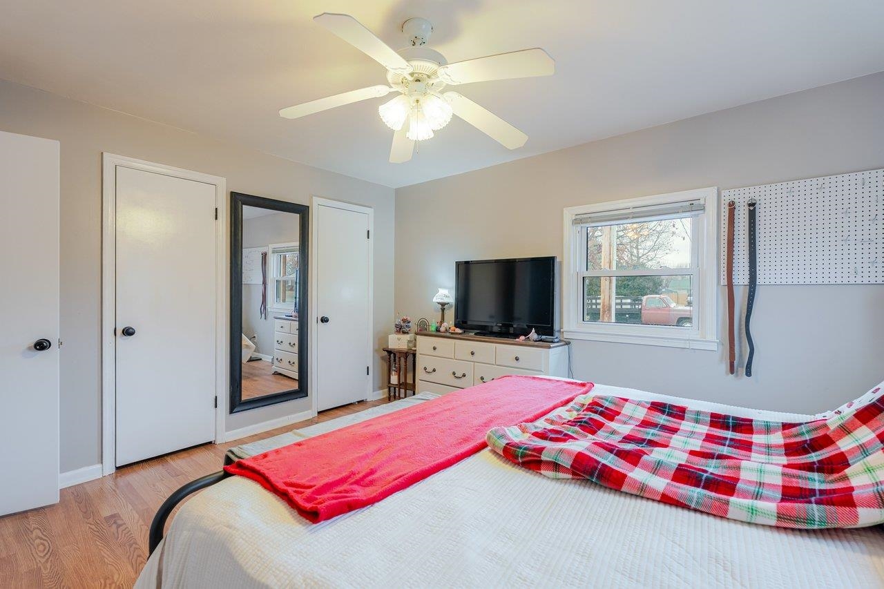 114 CLARKE AVE, ELKTON, Virginia 22827, 3 Bedrooms Bedrooms, ,2 BathroomsBathrooms,Residential,114 CLARKE AVE,674026 MLS # 674026