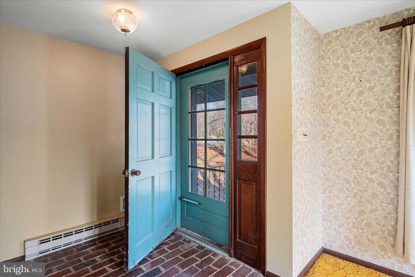 179 RIVER PARK LN, BLUEMONT, Virginia 20135, 5 Bedrooms Bedrooms, 11 Rooms Rooms,3 BathroomsBathrooms,Residential,For sale,179 RIVER PARK LN,VACL2003800 MLS # VACL2003800