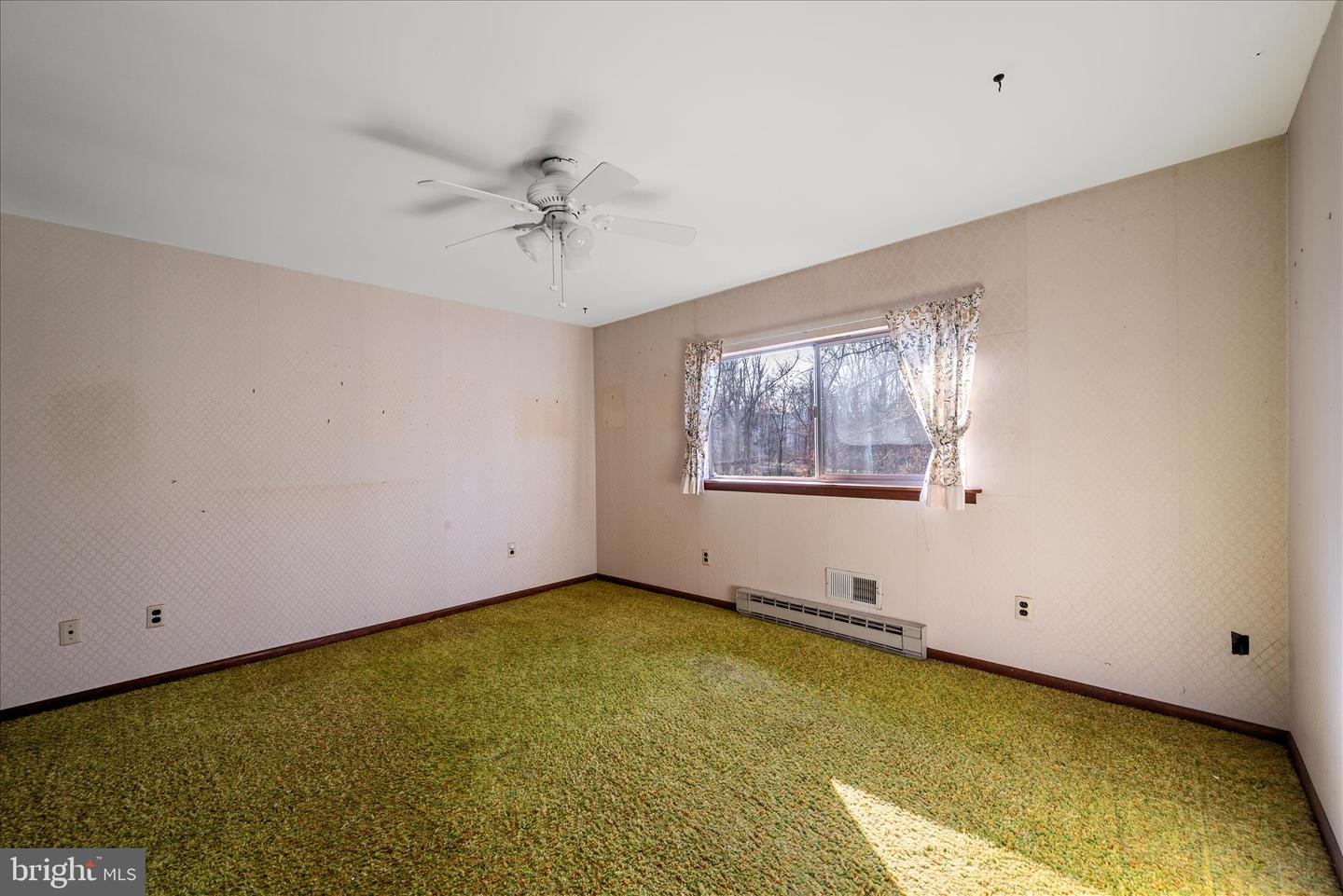 179 RIVER PARK LN, BLUEMONT, Virginia 20135, 5 Bedrooms Bedrooms, 11 Rooms Rooms,3 BathroomsBathrooms,Residential,For sale,179 RIVER PARK LN,VACL2003800 MLS # VACL2003800