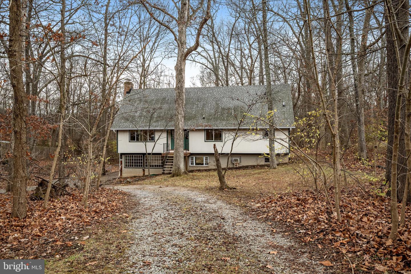 179 RIVER PARK LN, BLUEMONT, Virginia 20135, 5 Bedrooms Bedrooms, 11 Rooms Rooms,3 BathroomsBathrooms,Residential,For sale,179 RIVER PARK LN,VACL2003800 MLS # VACL2003800