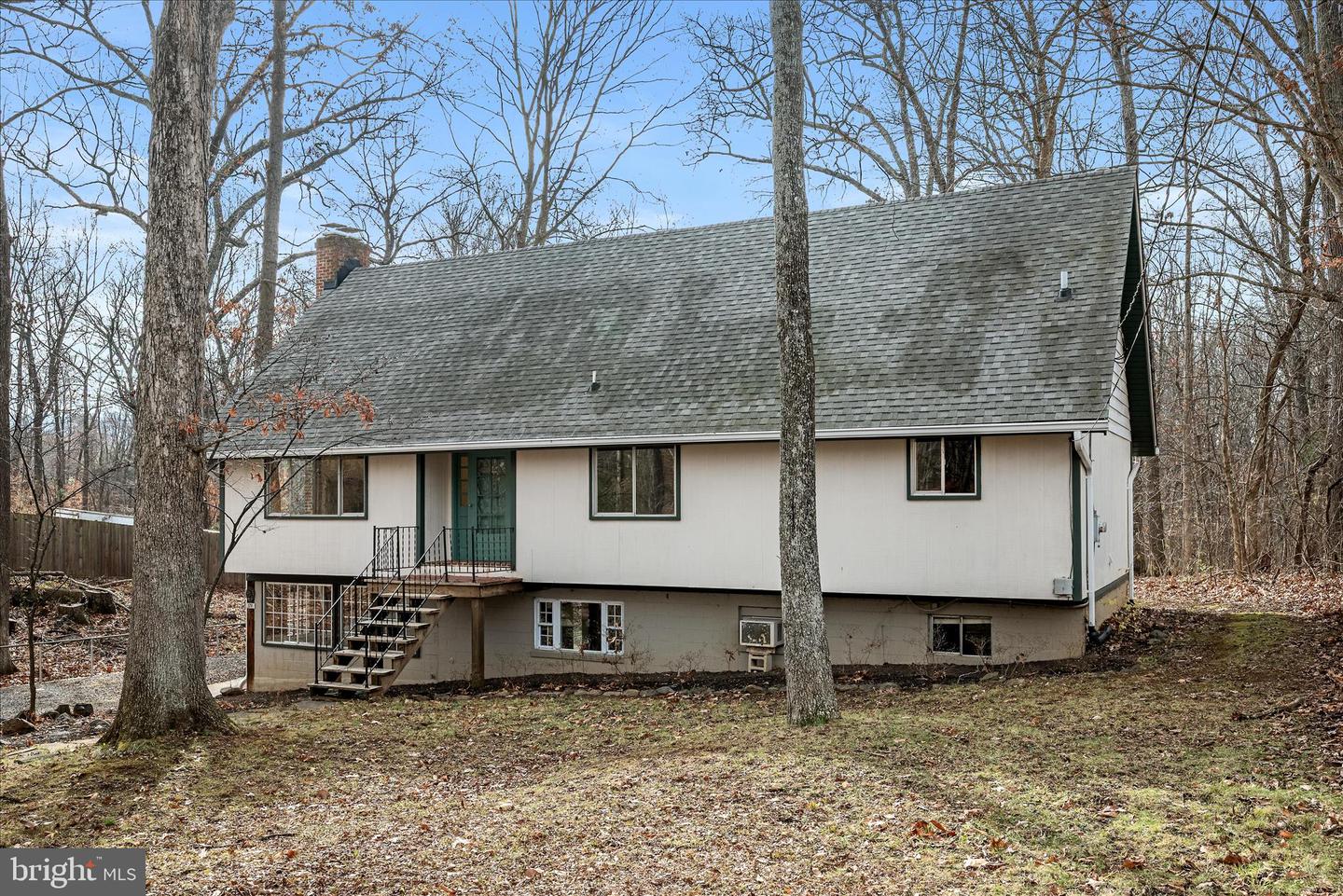 179 RIVER PARK LN, BLUEMONT, Virginia 20135, 5 Bedrooms Bedrooms, 11 Rooms Rooms,3 BathroomsBathrooms,Residential,For sale,179 RIVER PARK LN,VACL2003800 MLS # VACL2003800