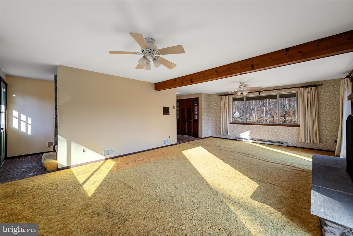 179 RIVER PARK LN, BLUEMONT, Virginia 20135, 5 Bedrooms Bedrooms, 11 Rooms Rooms,3 BathroomsBathrooms,Residential,For sale,179 RIVER PARK LN,VACL2003800 MLS # VACL2003800