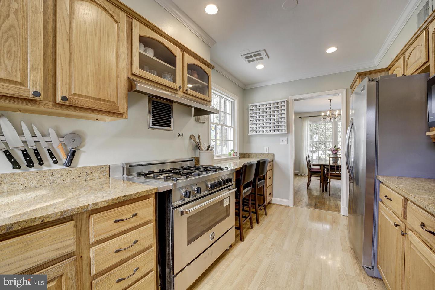 3017 CLEVELAND AVE NW, WASHINGTON, District Of Columbia 20008, 3 Bedrooms Bedrooms, ,3 BathroomsBathrooms,Residential,For sale,3017 CLEVELAND AVE NW,DCDC2235140 MLS # DCDC2235140