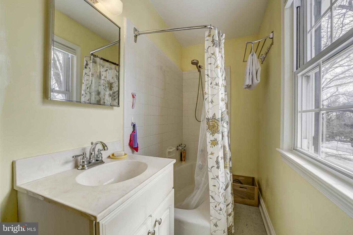 3017 CLEVELAND AVE NW, WASHINGTON, District Of Columbia 20008, 3 Bedrooms Bedrooms, ,3 BathroomsBathrooms,Residential,For sale,3017 CLEVELAND AVE NW,DCDC2235140 MLS # DCDC2235140