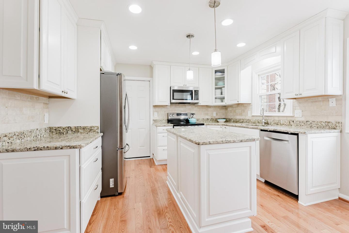 7200 DUCK CT, SPRINGFIELD, Virginia 22152, 4 Bedrooms Bedrooms, ,2 BathroomsBathrooms,Residential,For sale,7200 DUCK CT,VAFX2283348 MLS # VAFX2283348