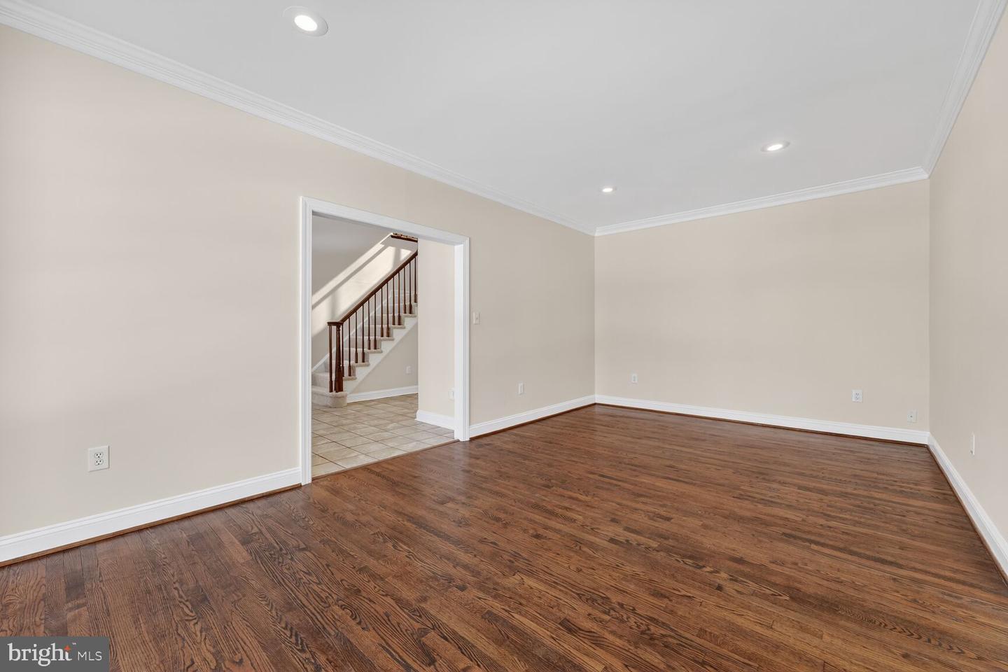 11192 LONGWOOD GROVE DR, RESTON, Virginia 20194, 4 Bedrooms Bedrooms, ,4 BathroomsBathrooms,Residential,For sale,11192 LONGWOOD GROVE DR,VAFX2286450 MLS # VAFX2286450